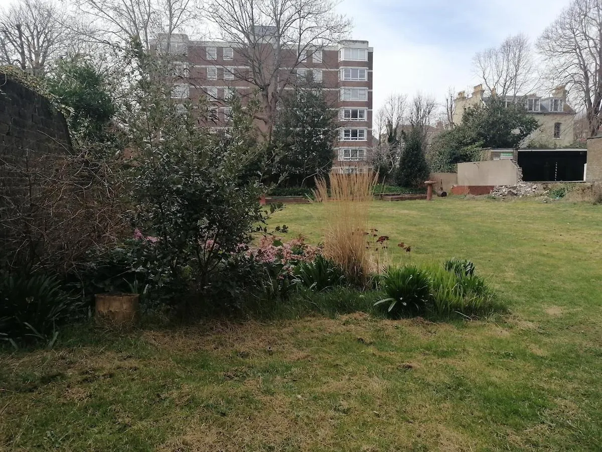 One Bed Garden Flat - Prime Location - Free Onsite Parking - Own Entrance Apartment Brighton 0*,  United Kingdom