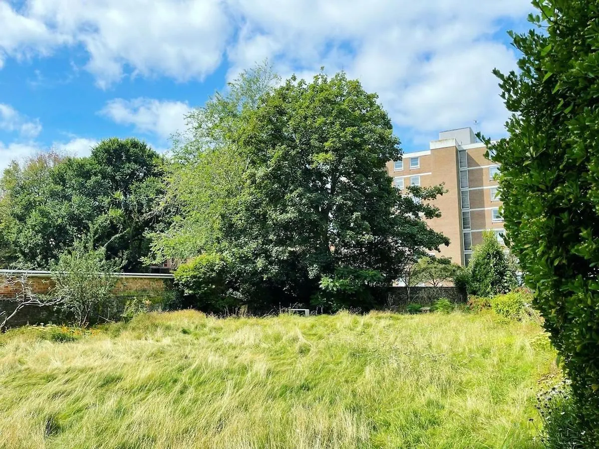 One Bed Garden Flat - Prime Location - Free Onsite Parking - Own Entrance Apartman Brighton Egyesült Királyság