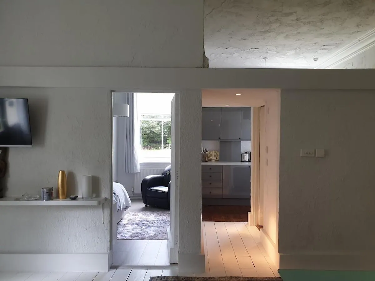 One Bed Garden Flat - Prime Location - Free Onsite Parking - Own Entrance Apartman Brighton 0*,  Egyesült Királyság