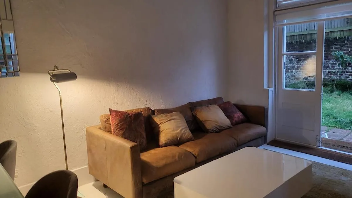 One Bed Garden Flat - Prime Location - Free Onsite Parking - Own Entrance Apartman Brighton Egyesült Királyság