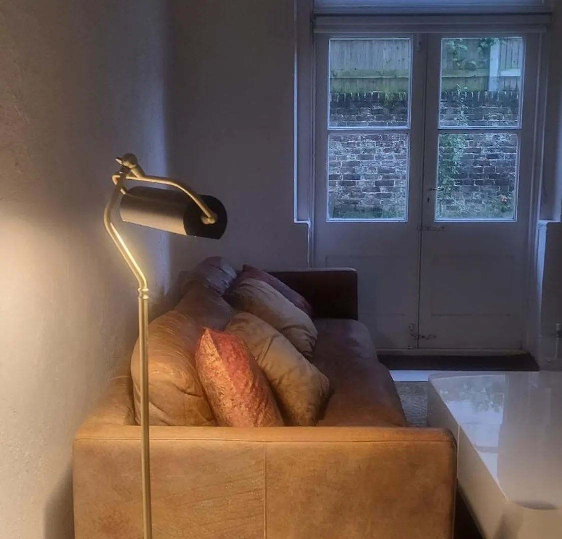 One Bed Garden Flat - Prime Location - Free Onsite Parking - Own Entrance Apartman Brighton