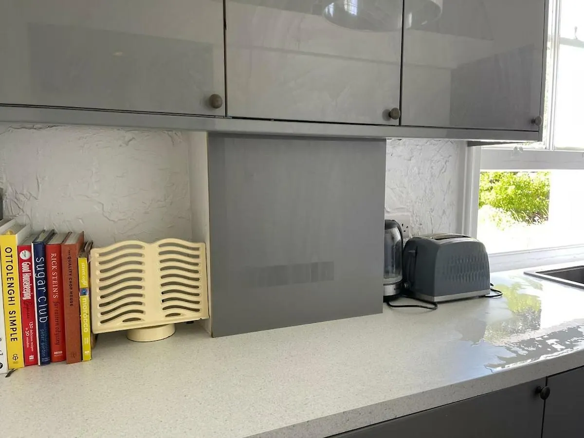 One Bed Garden Flat - Prime Location - Free Onsite Parking - Own Entrance Apartman Brighton